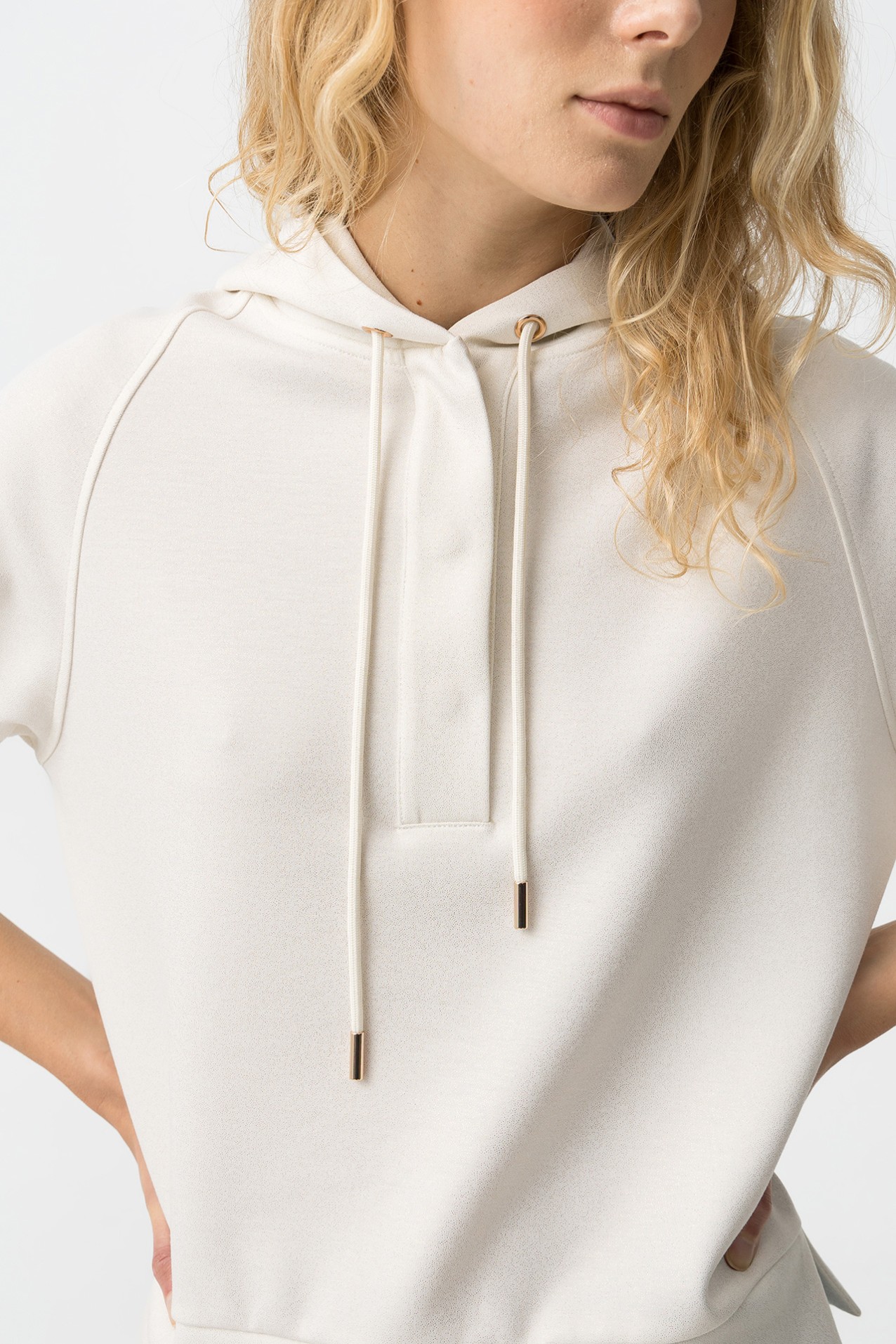 Hoodie Metalizado com Botes