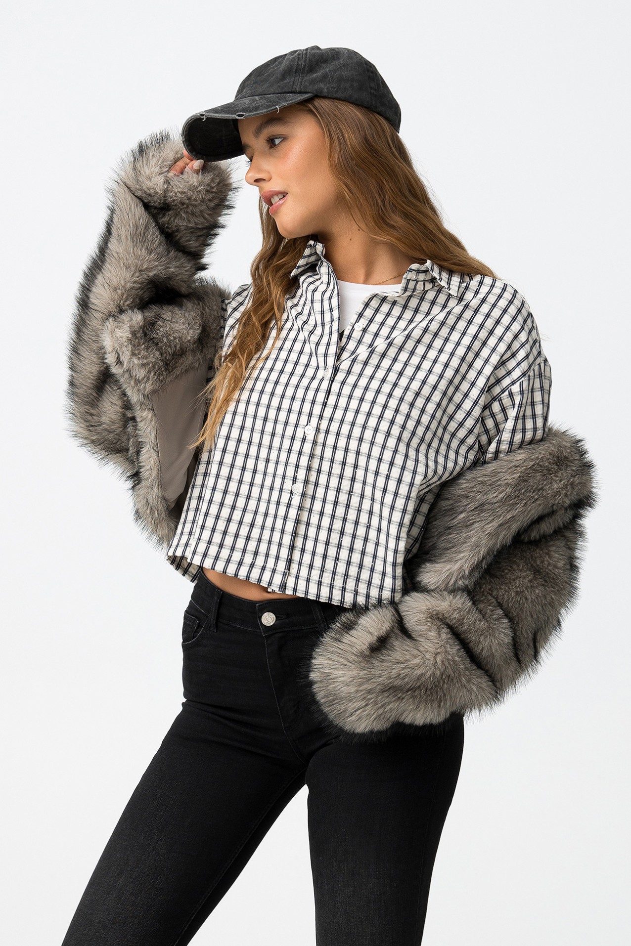 Chaqueta Corta Efecto Pelo