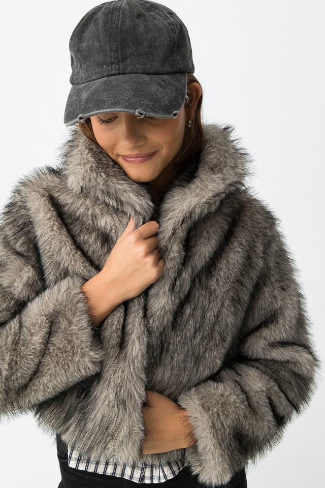 Casaco Curto Efeito Pelo