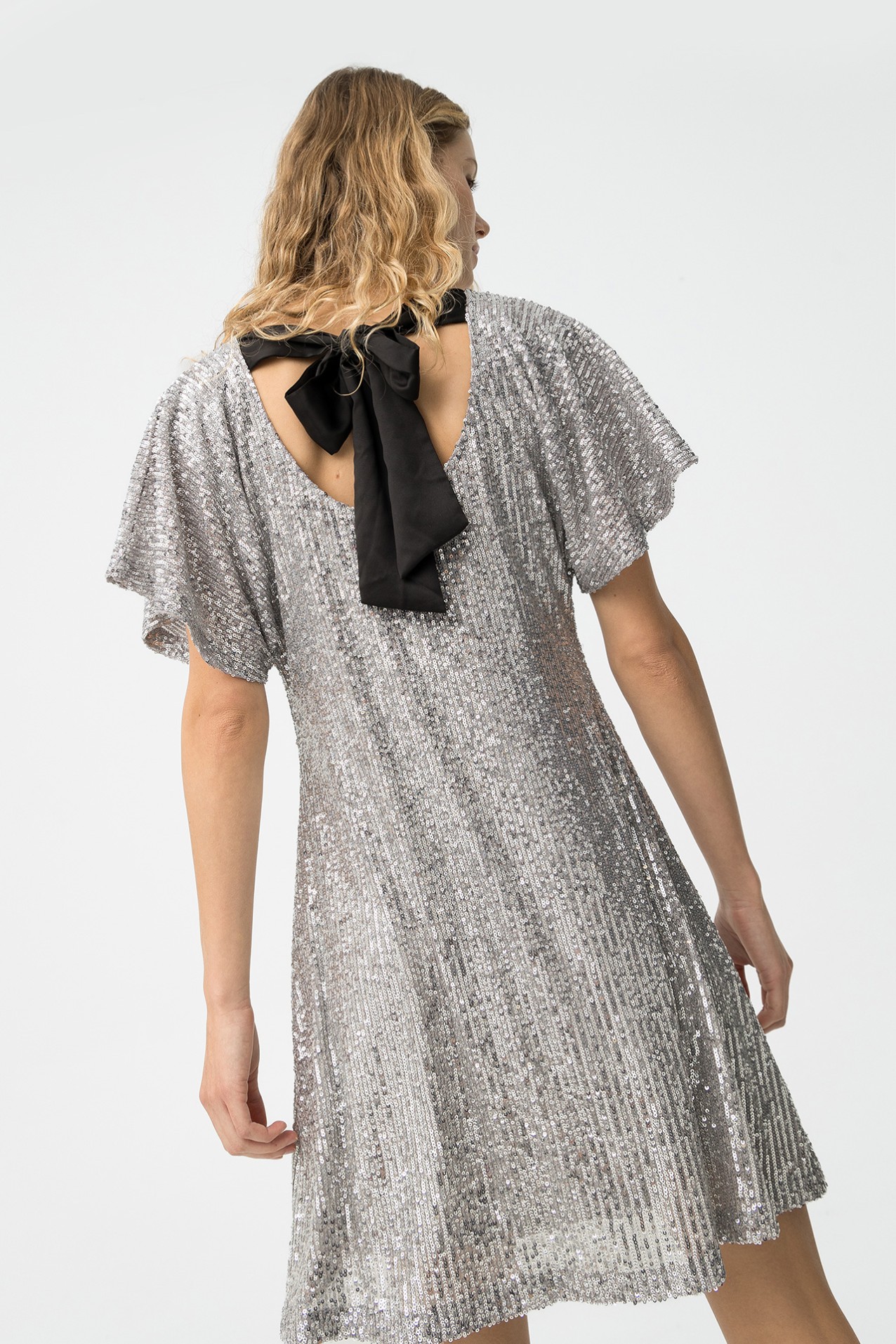 Vestido prateado elegante