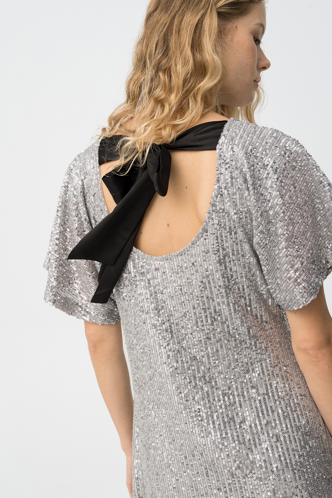 Vestido prateado elegante