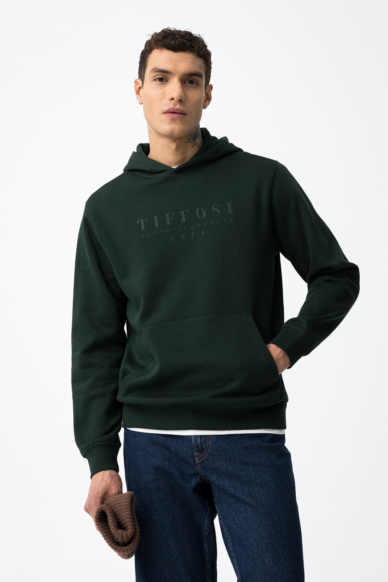 Hoodie Regular Fit com Bordado Frontal