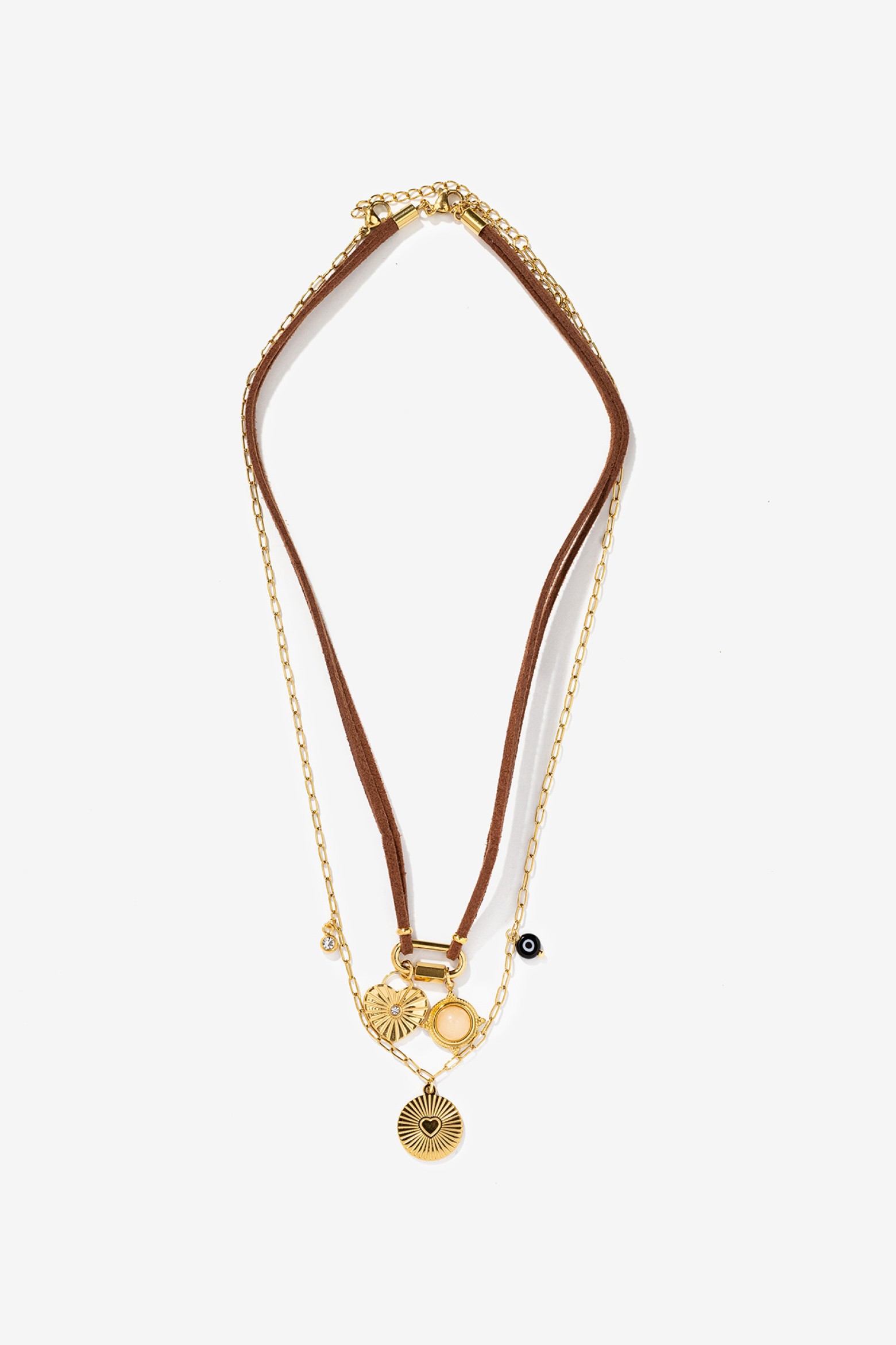 Collar dorado con colgantes