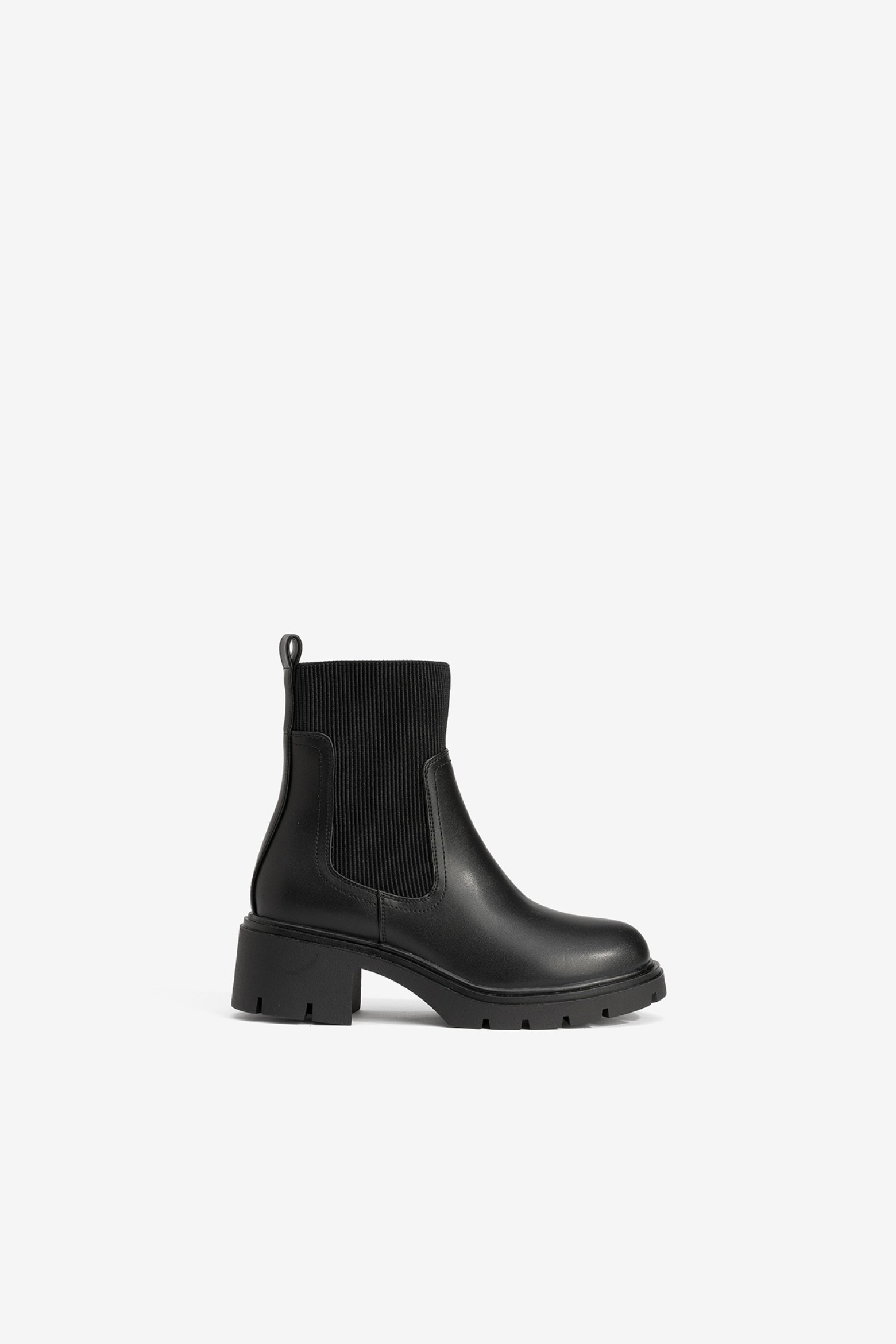 Botim preto chunky moderno