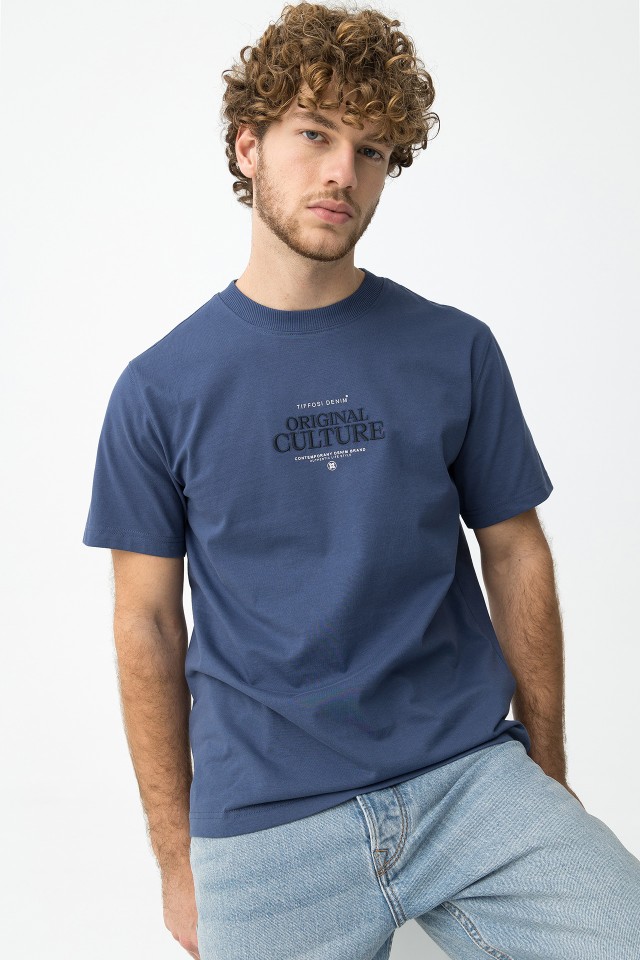 Camiseta azul oscuro minimalista