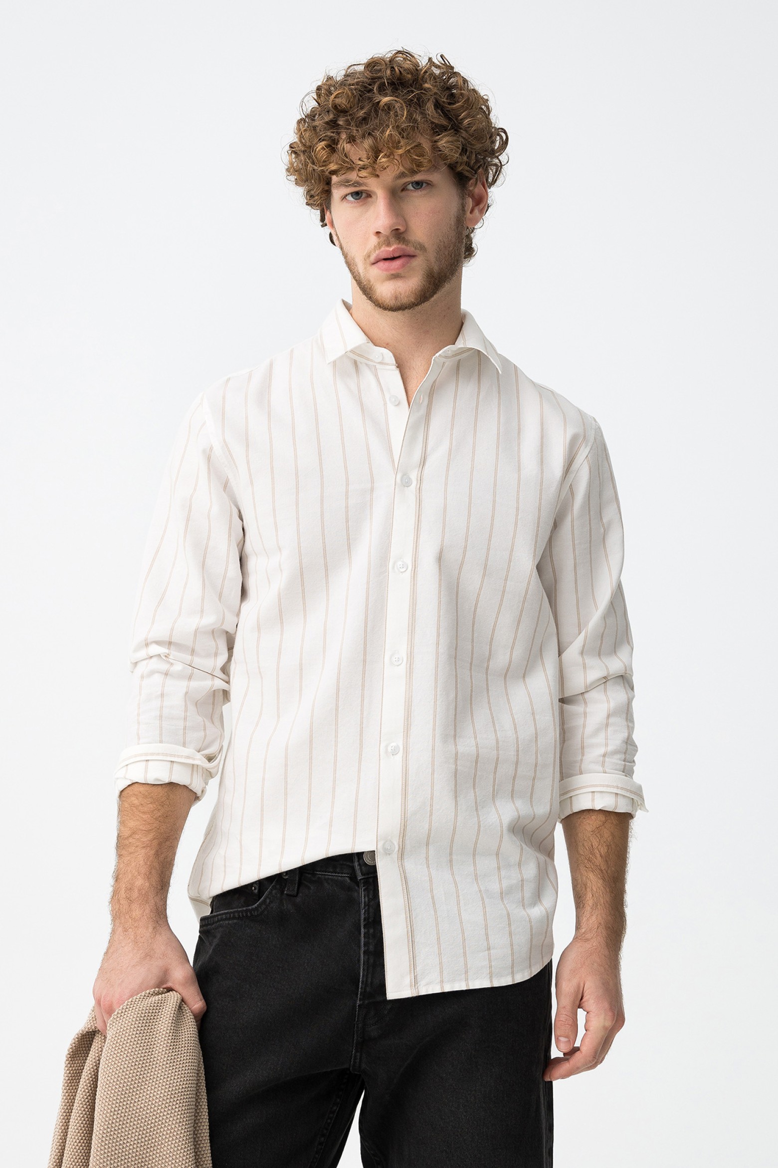 Camisa branca riscas finas