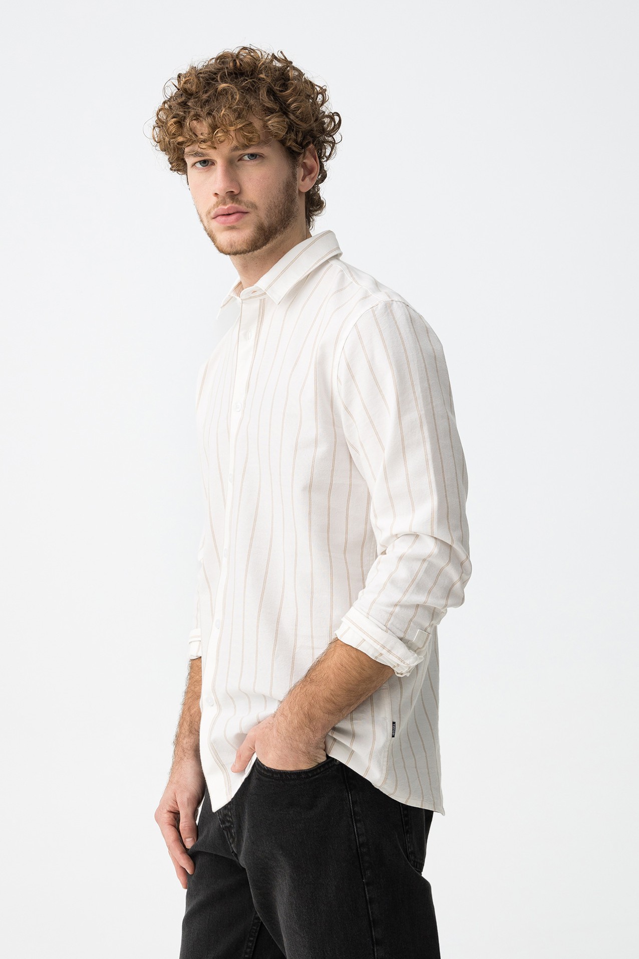 Camisa branca riscas finas