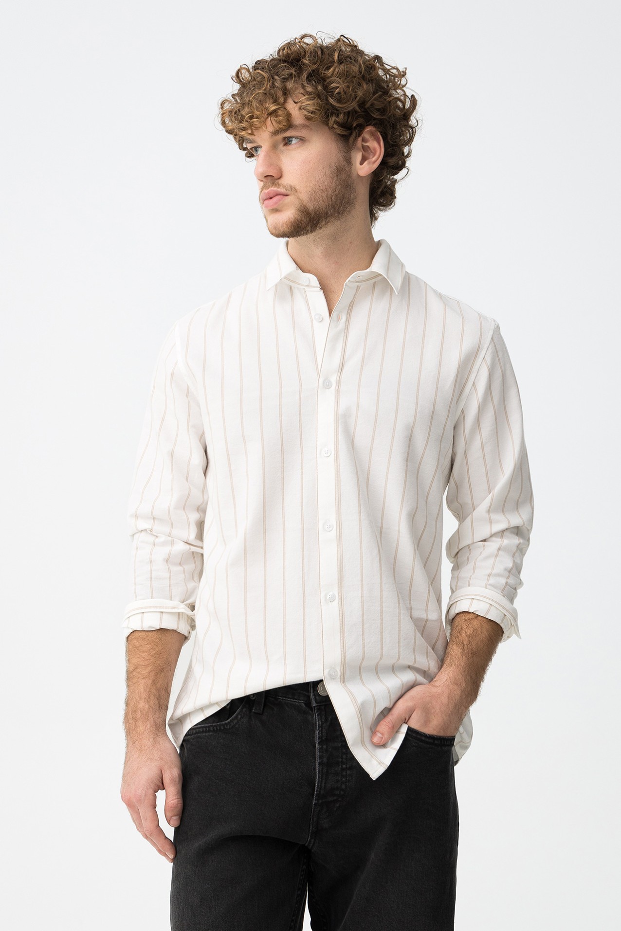 Camisa branca riscas finas