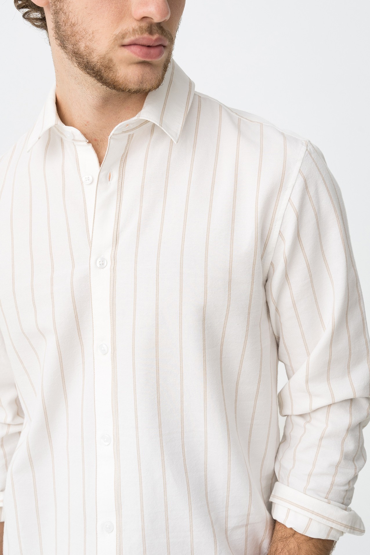 Camisa blanca rayas beige