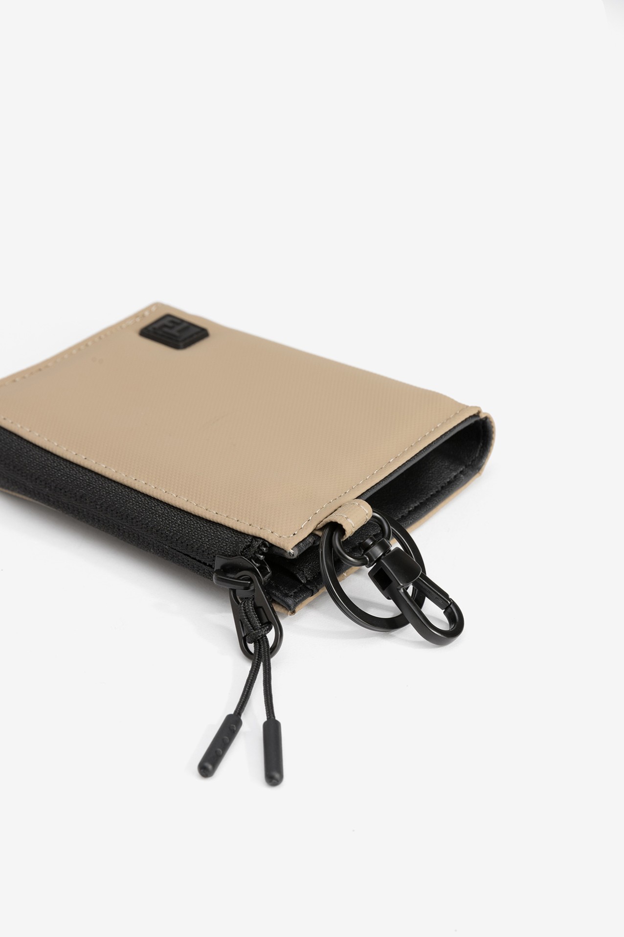 Monedero beige moderno