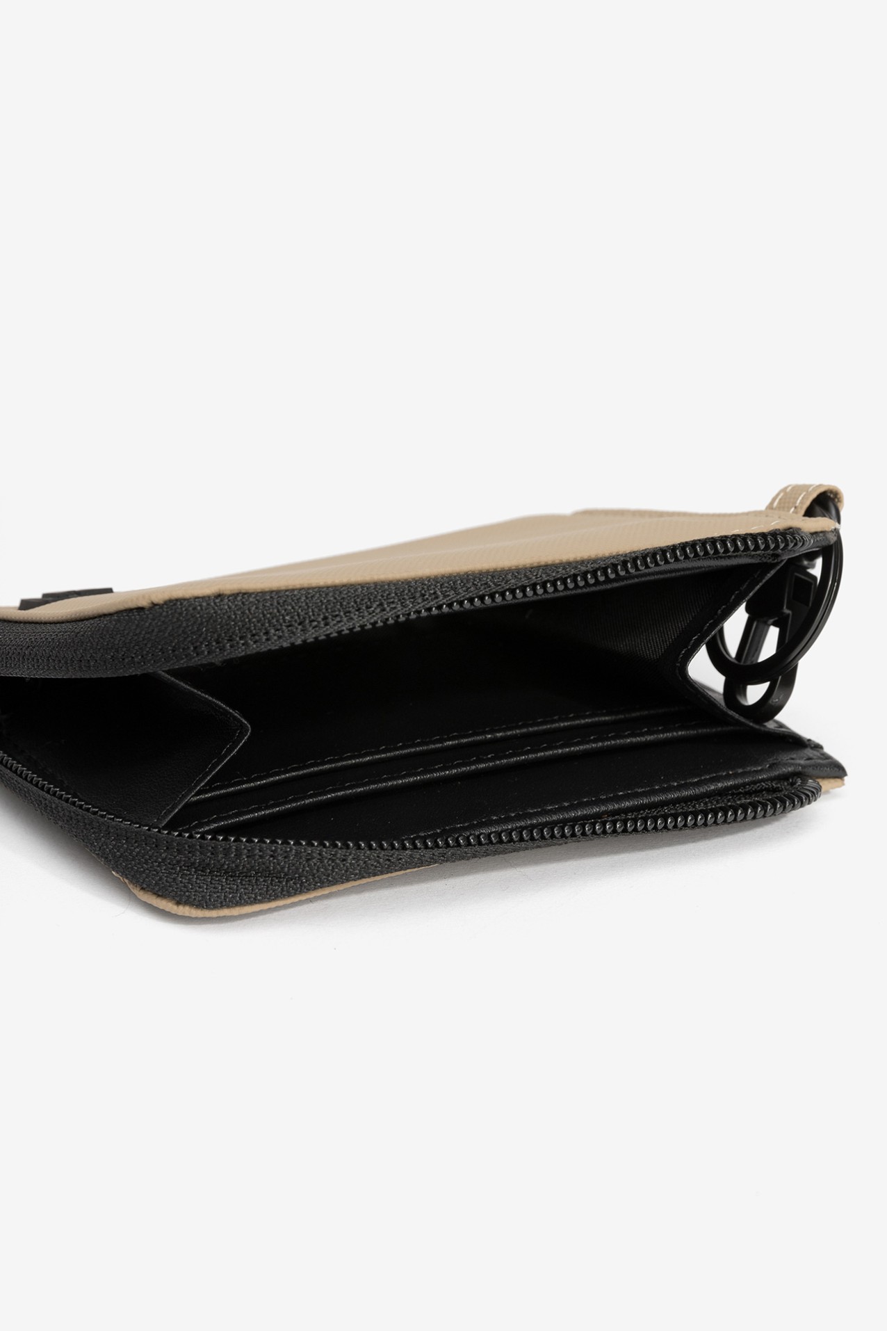 Monedero beige moderno