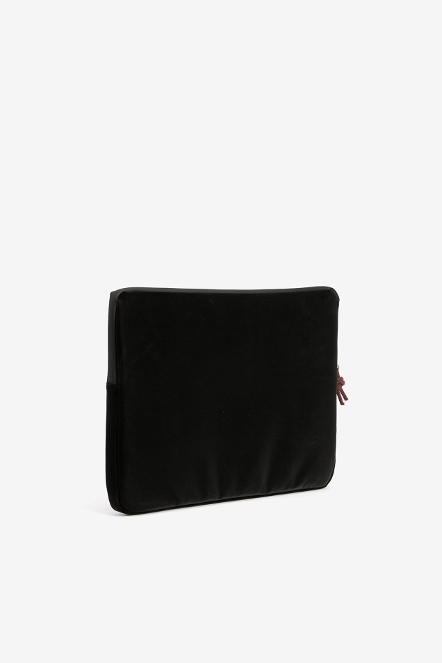 Matte Black Slim Pouch Matte Black Slim Pouch