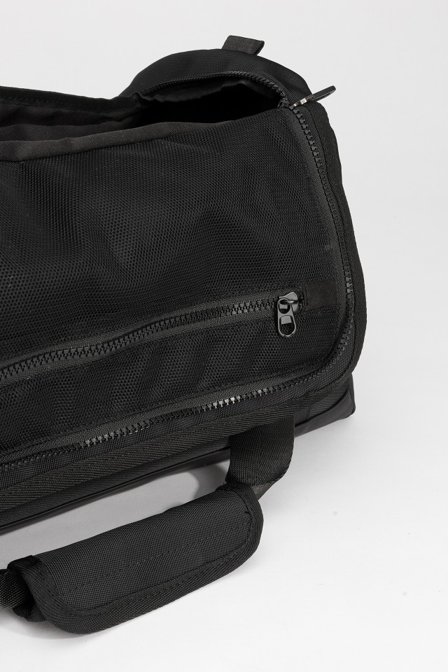 Bolsa de viaje negra versátil Bolsa de viaje negra versátil