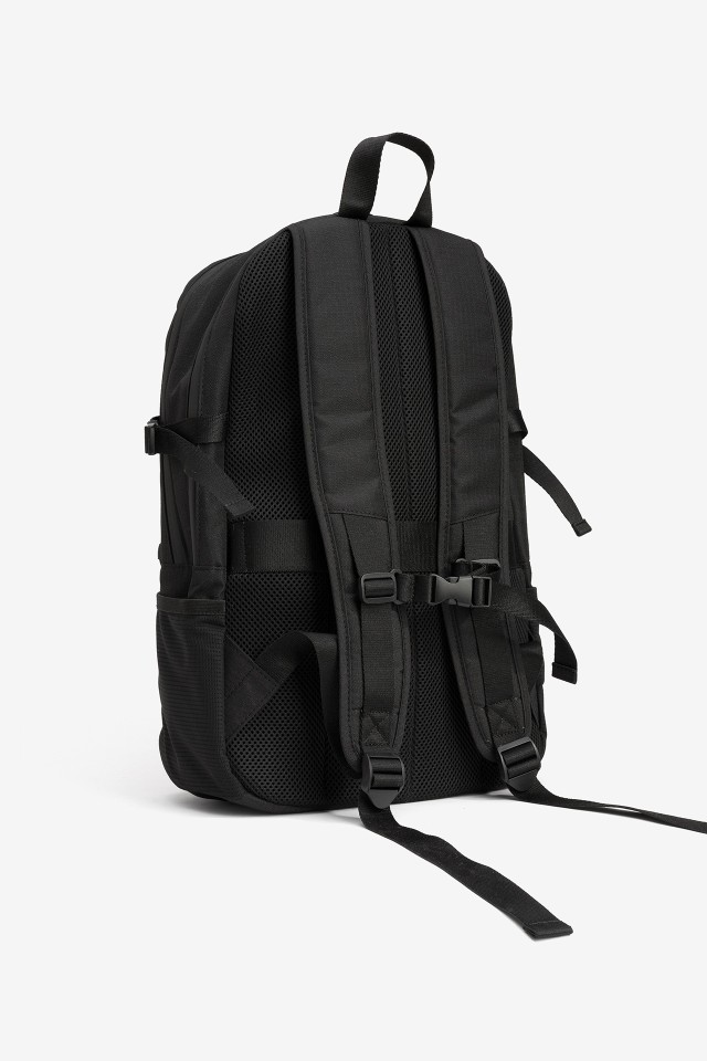 Mochila negra con detalles Mochila negra con detalles