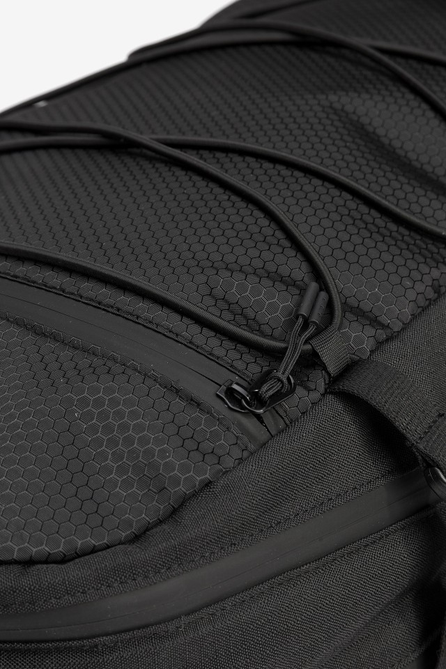 Mochila negra con detalles Mochila negra con detalles