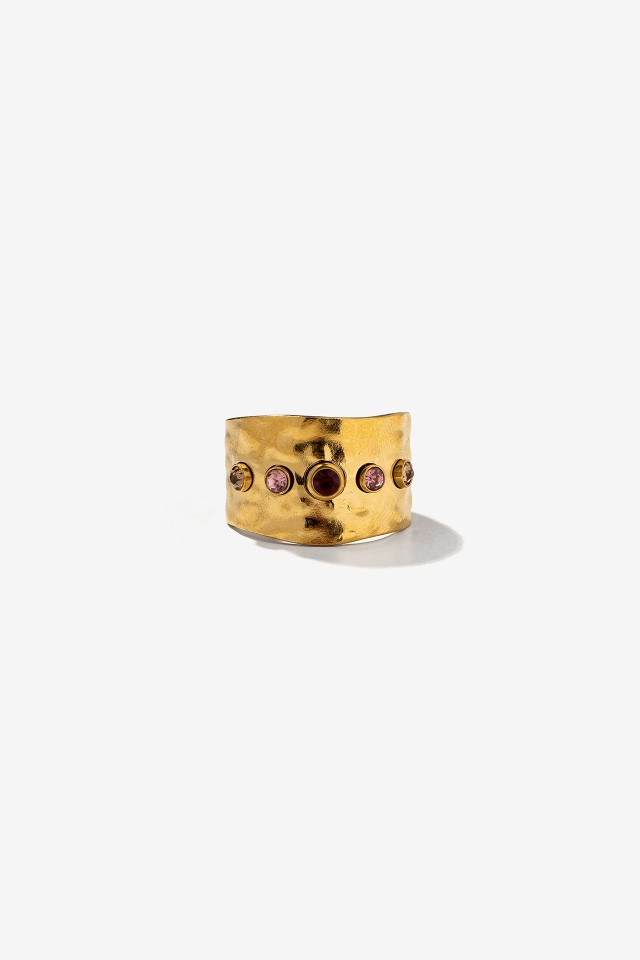 Wide Gold Ring Statement