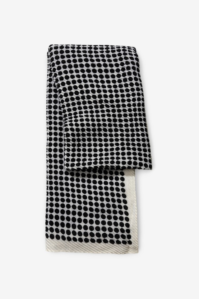 Len�o de bolas preto e branco