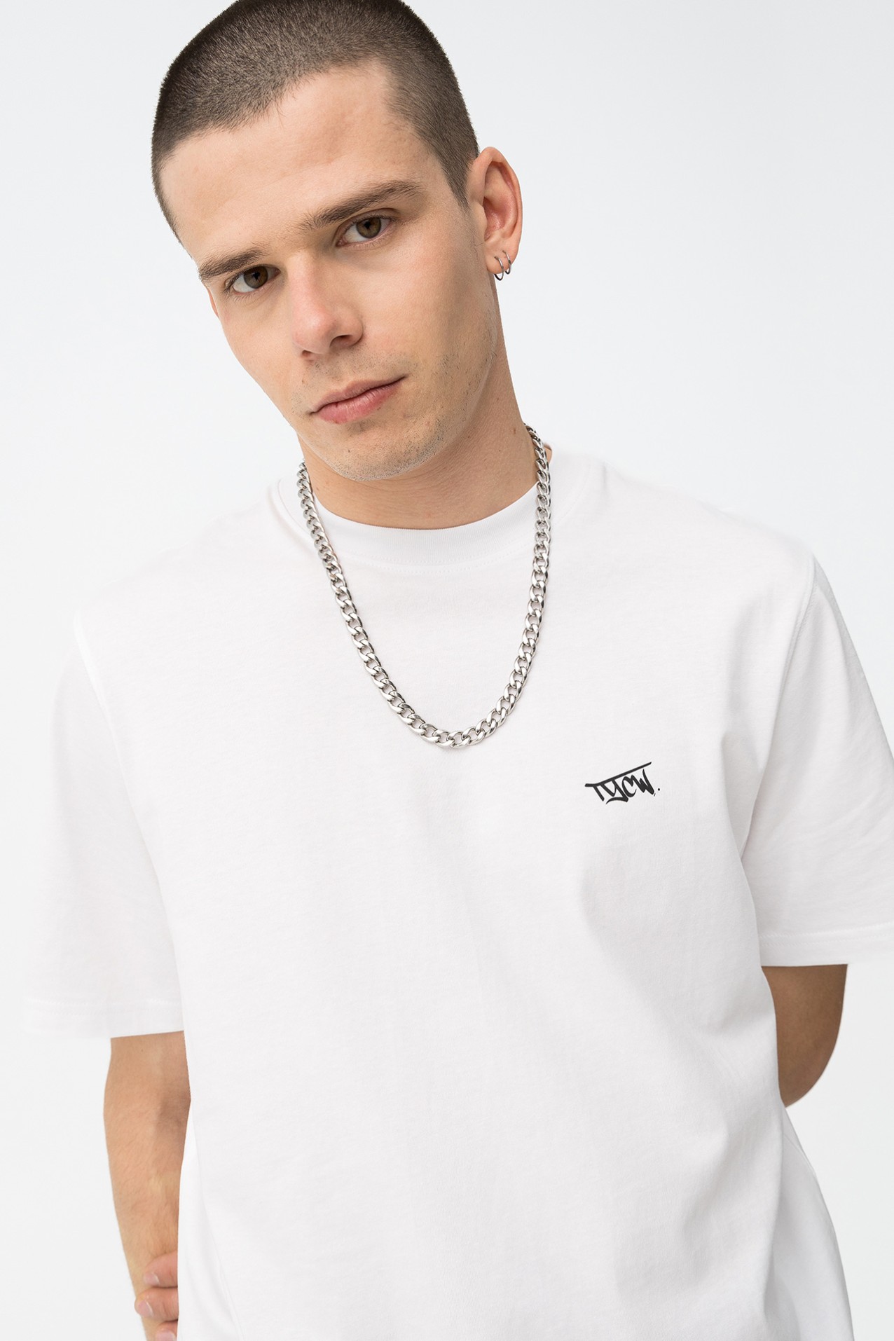 Camiseta Blanca Estilo Urbano