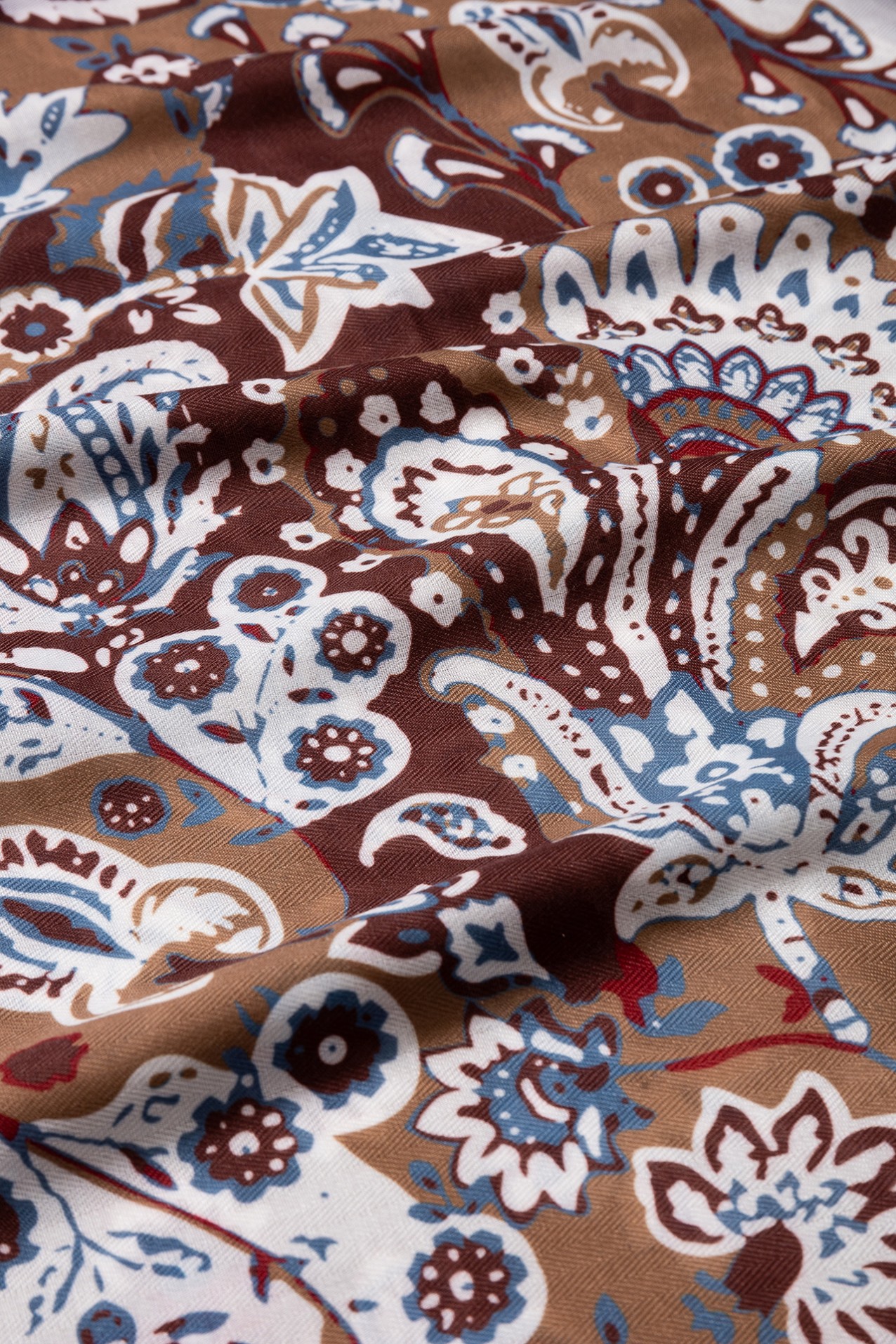 Len�o Castanho Paisley