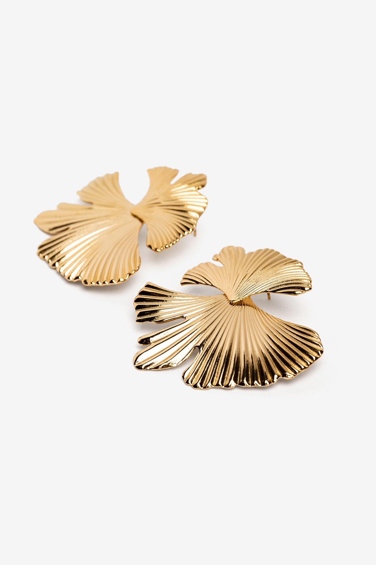 Pendientes dorados hoja maxi