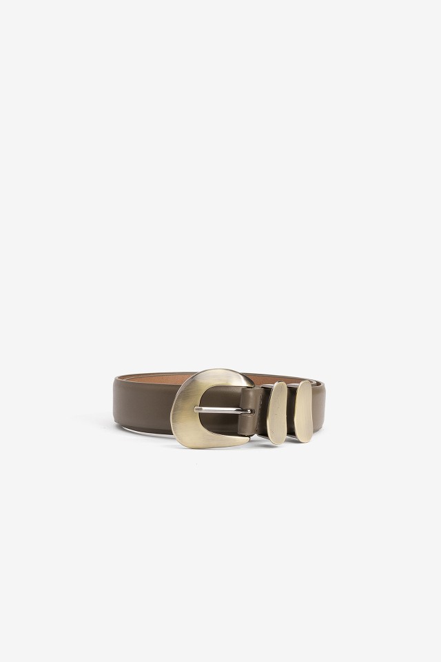 Chunky beige belt gold detail
