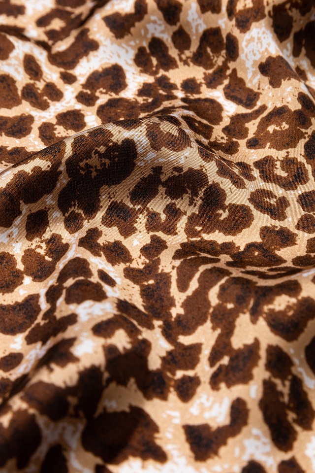 Pañuelo con estampado leopardo Pañuelo con estampado leopardo