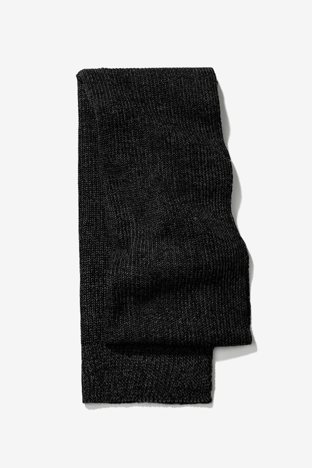 Bufanda gris minimalista