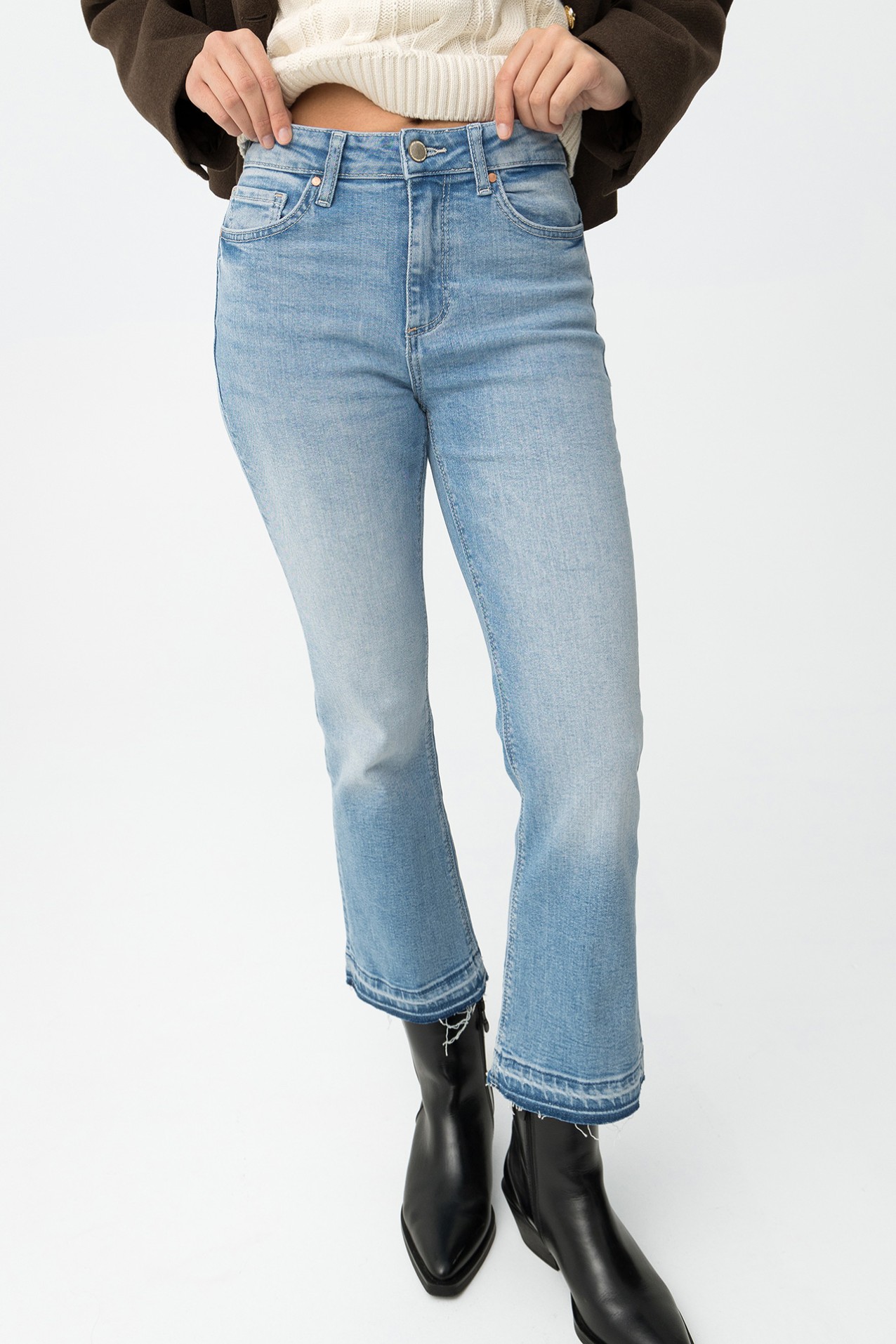 Light Blue Cropped Jeans