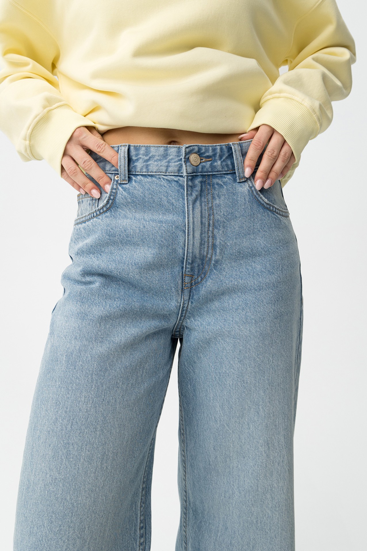 Wide Balloon Jeans