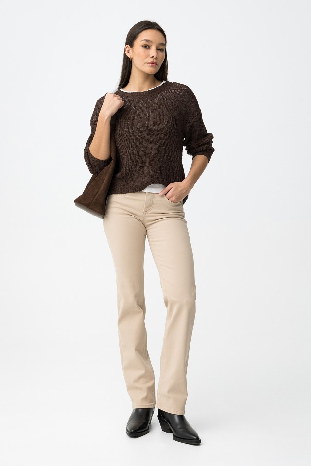 Pantalones beige rectos