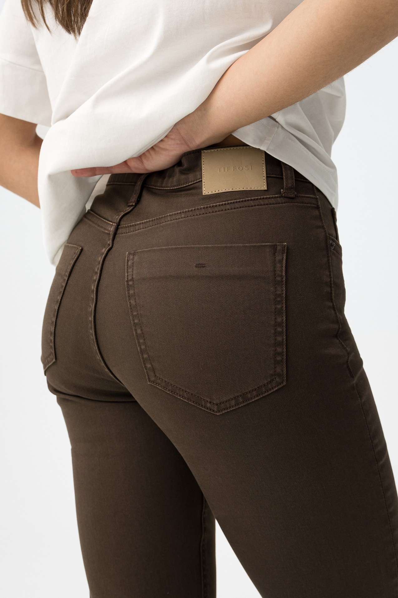 Cal�as Cropped Flare Castanhas