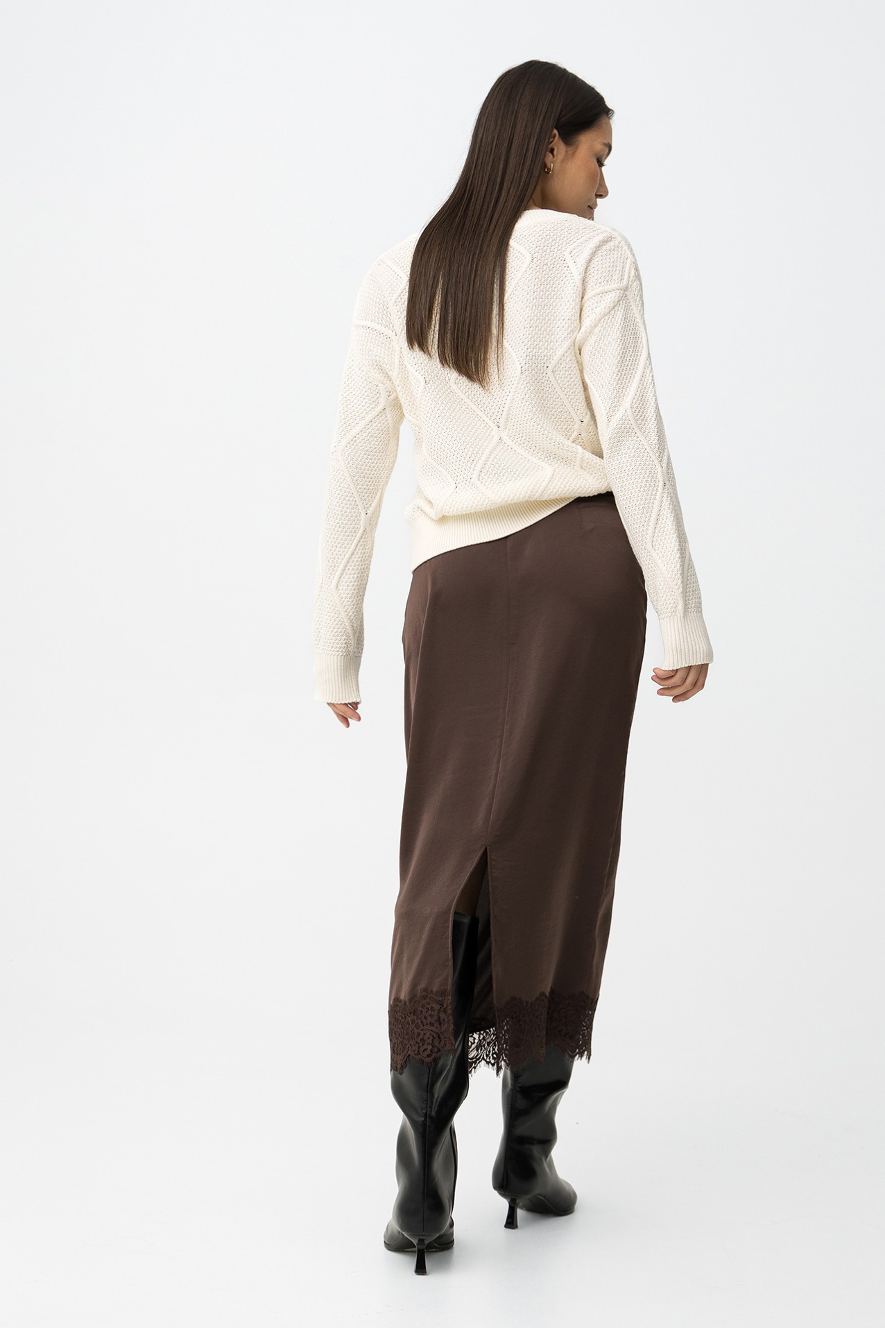 Saia Chocolate com Renda