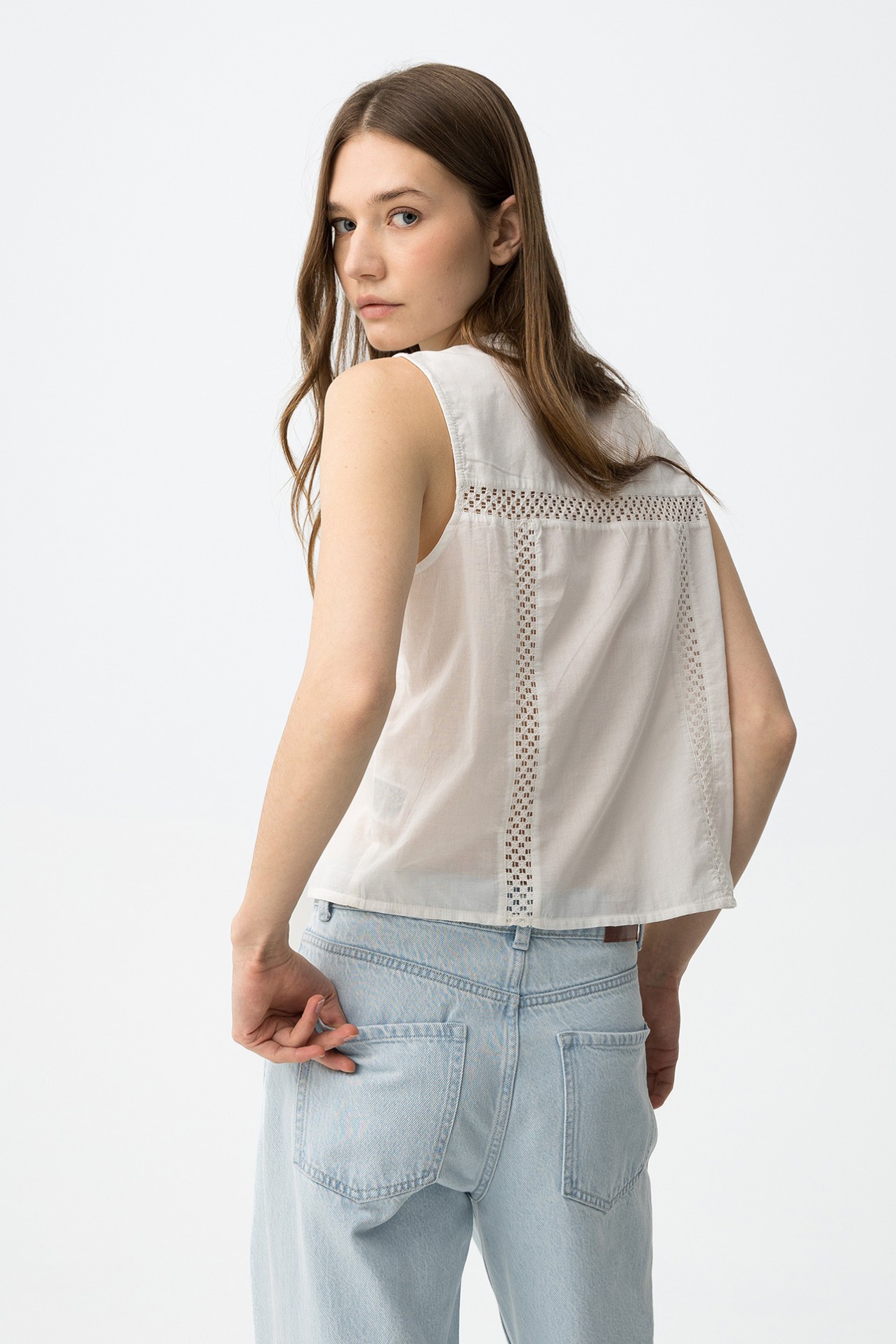 Sleeveless Lace Detail Top