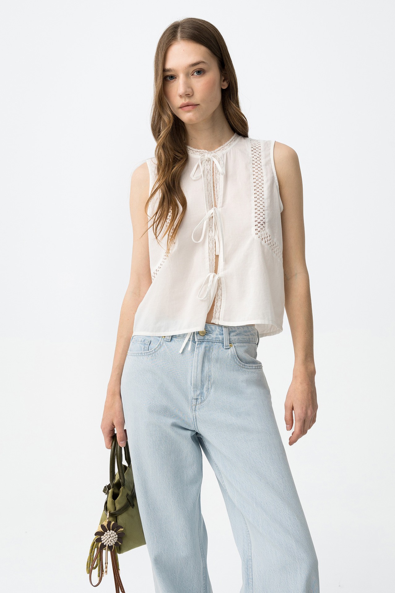 Sleeveless Lace Detail Top