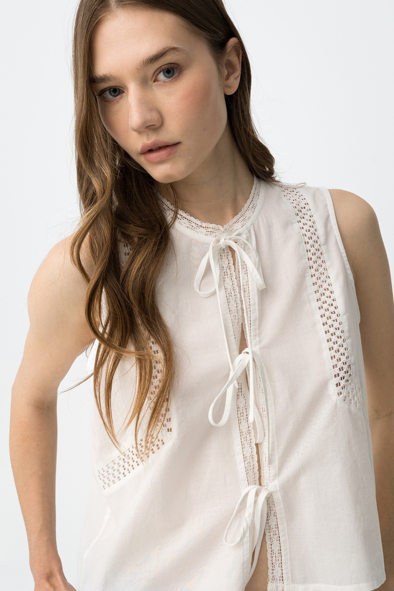 Sleeveless Lace Detail Top