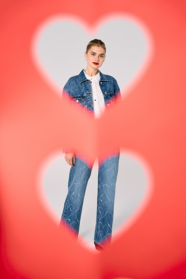 Camisa blanca con corazones