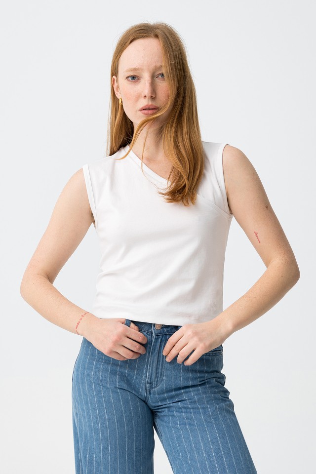 White Slim Fit Sleeveless Top