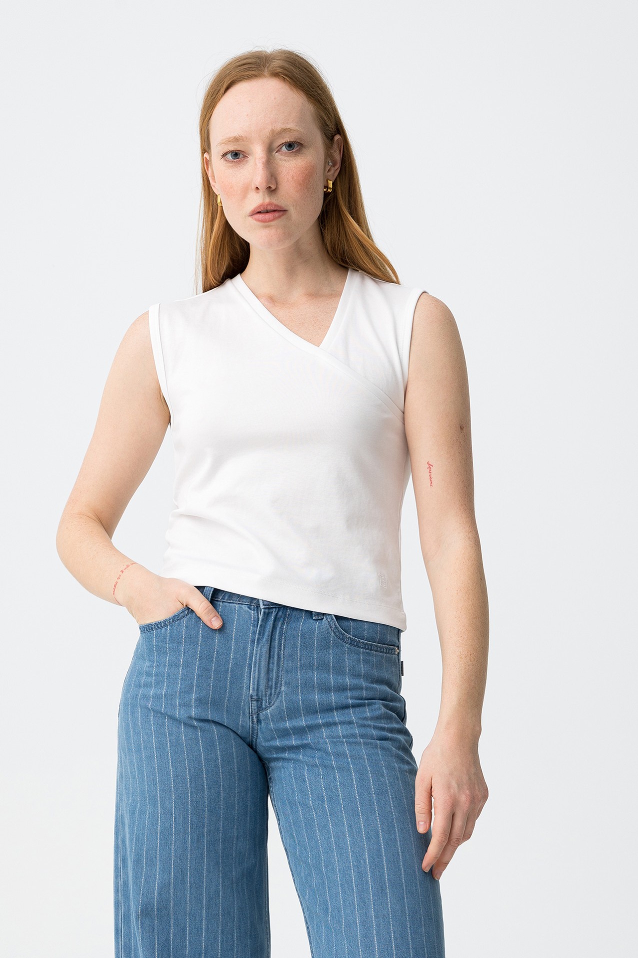 White Slim Fit Sleeveless Top