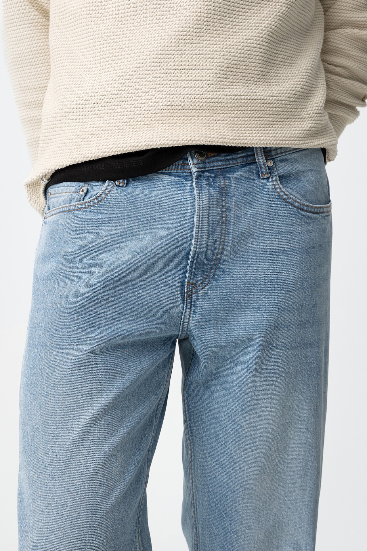 Thomas Loose Fit Jeans