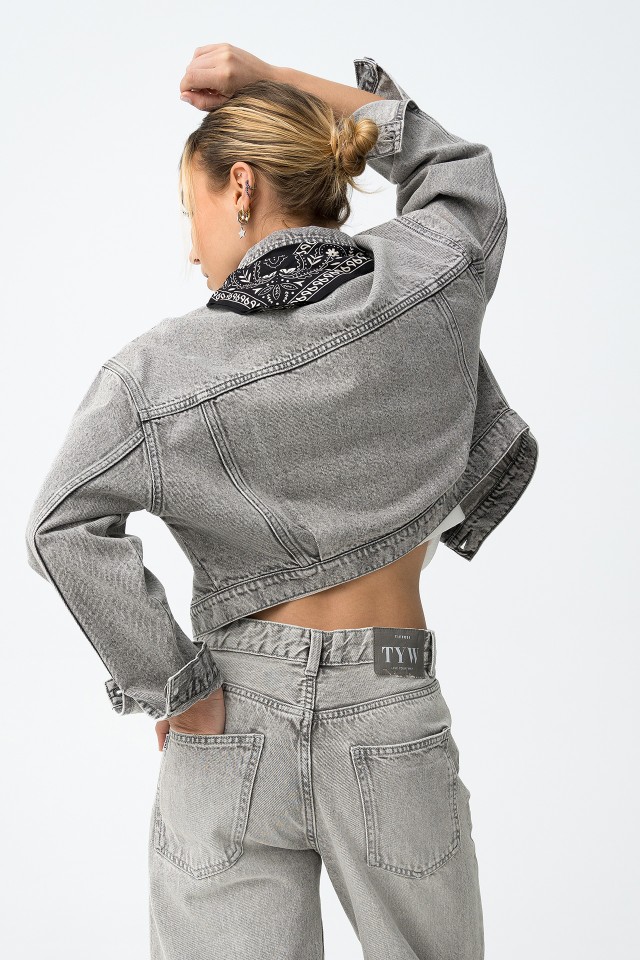 Chaqueta vaquera cropped gris Chaqueta vaquera cropped gris