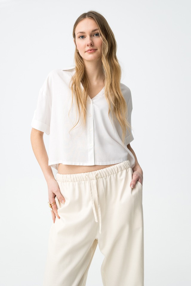 Cropped Off-white Short Sleeve Shirt