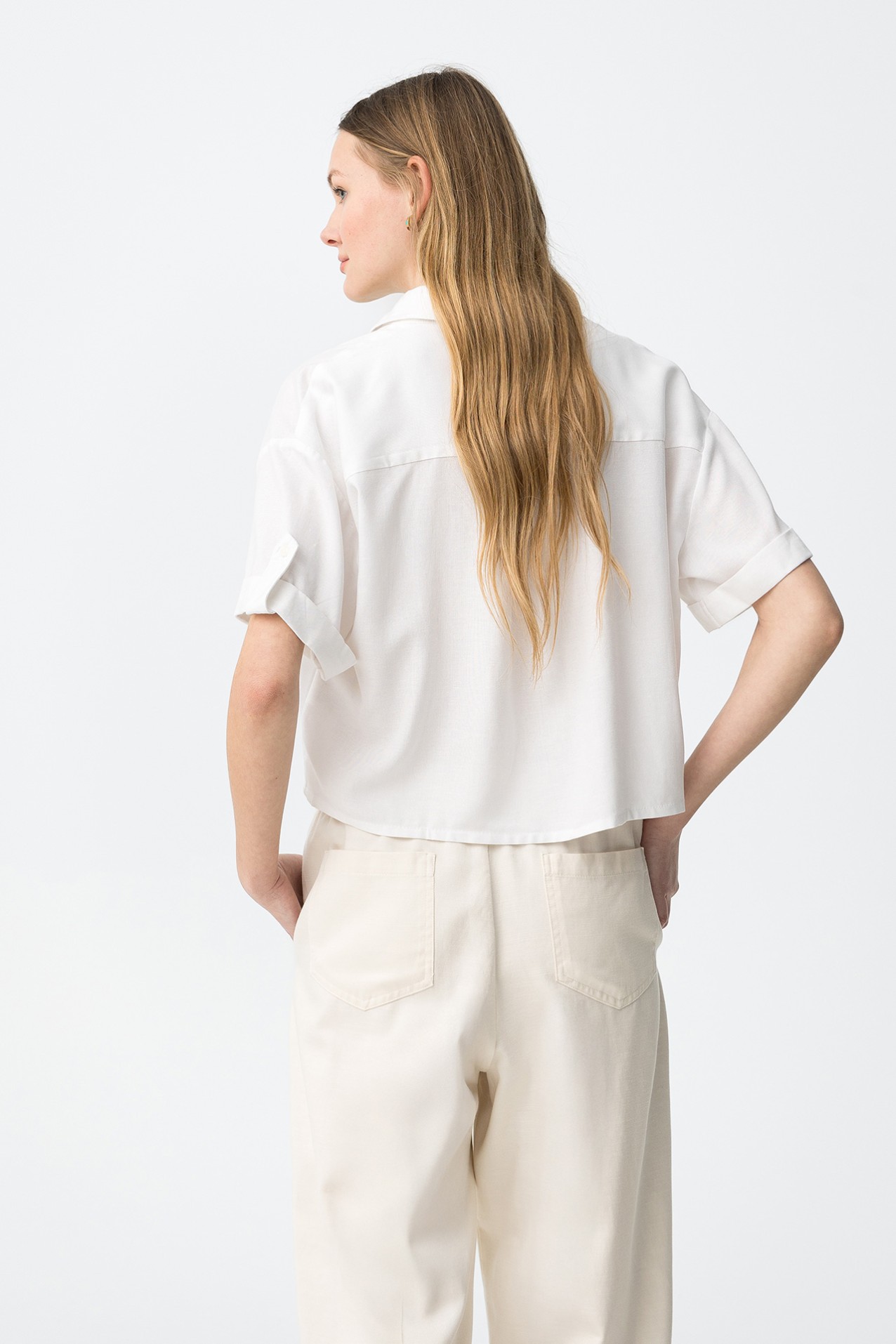 Cropped Off-white Short Sleeve Shirt
