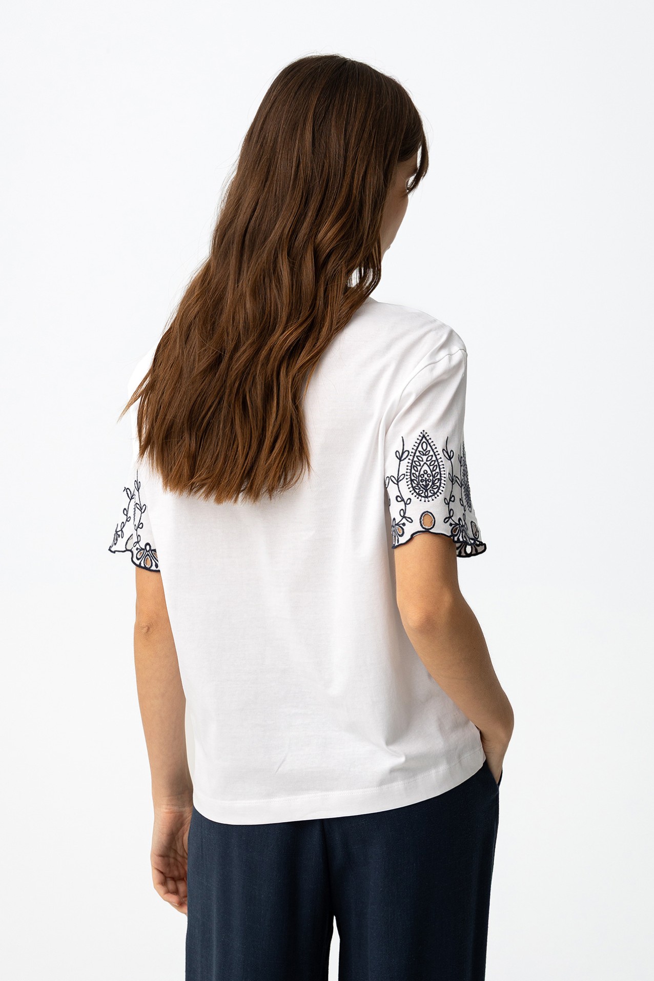 White Loose Embroidered Tee - 10066844_001 - Tiffosi