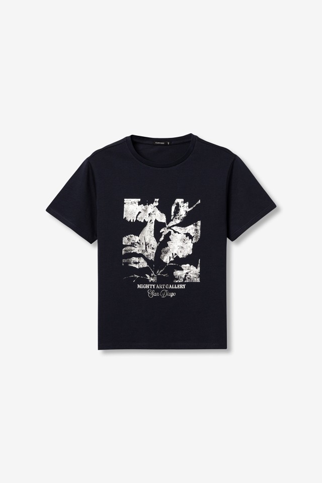 T-shirt azul com estampado