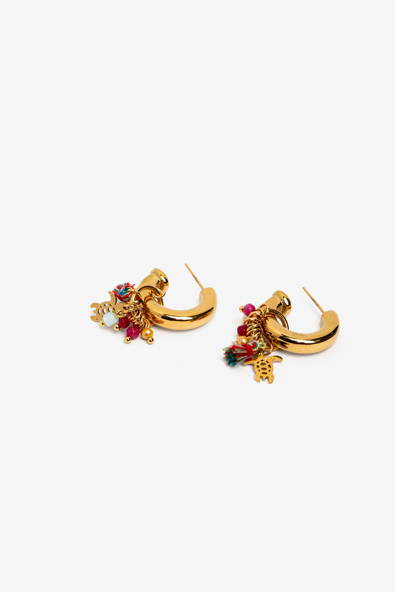 Pendientes dorados con flecos