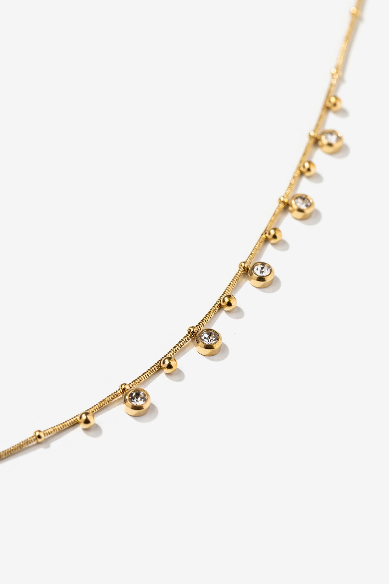 Colar Dourado Elegante