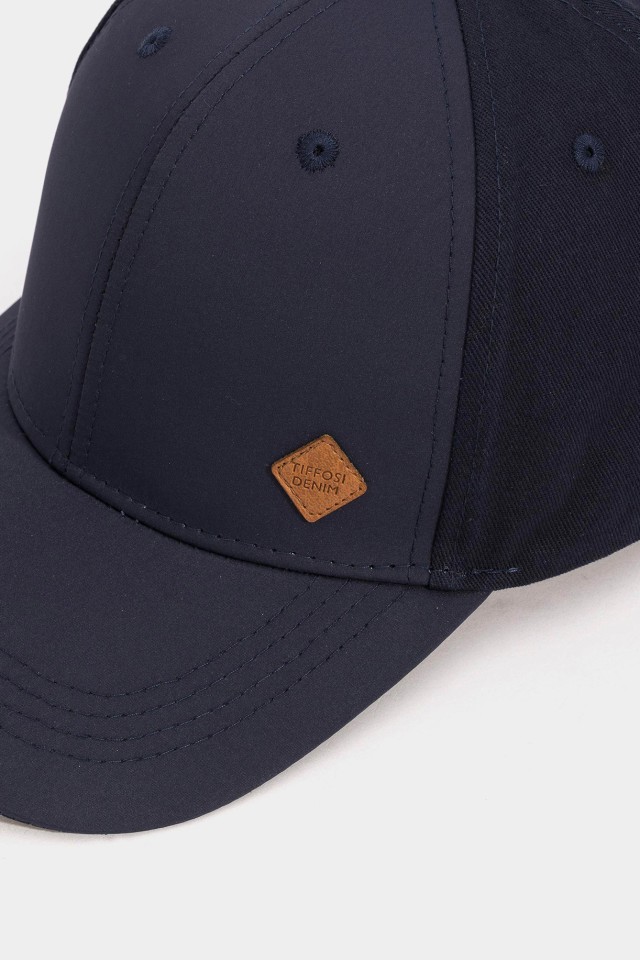 Gorra con Aplique Frontal Gorra con Aplique Frontal