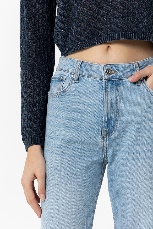 Amy Straight Fit Jeans Amy Straight Fit Jeans