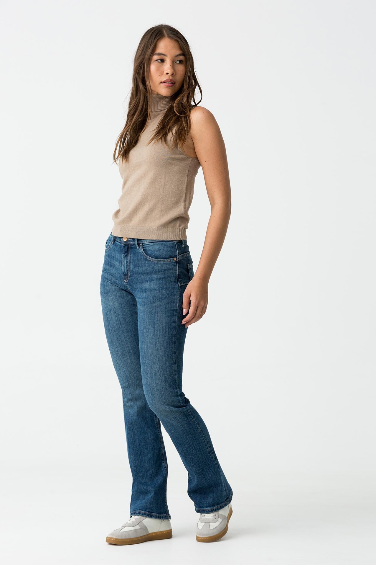 Light Push-up Bootcut Jeans