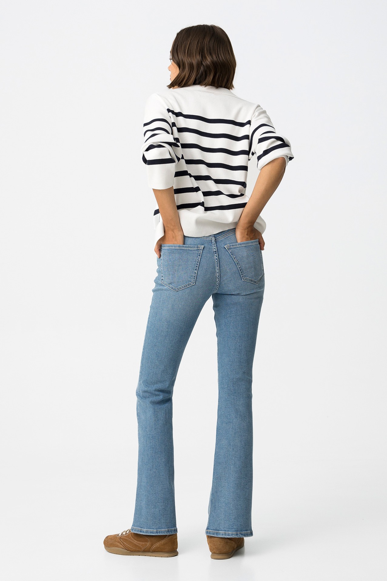 Zoe Flare Fit Jeans